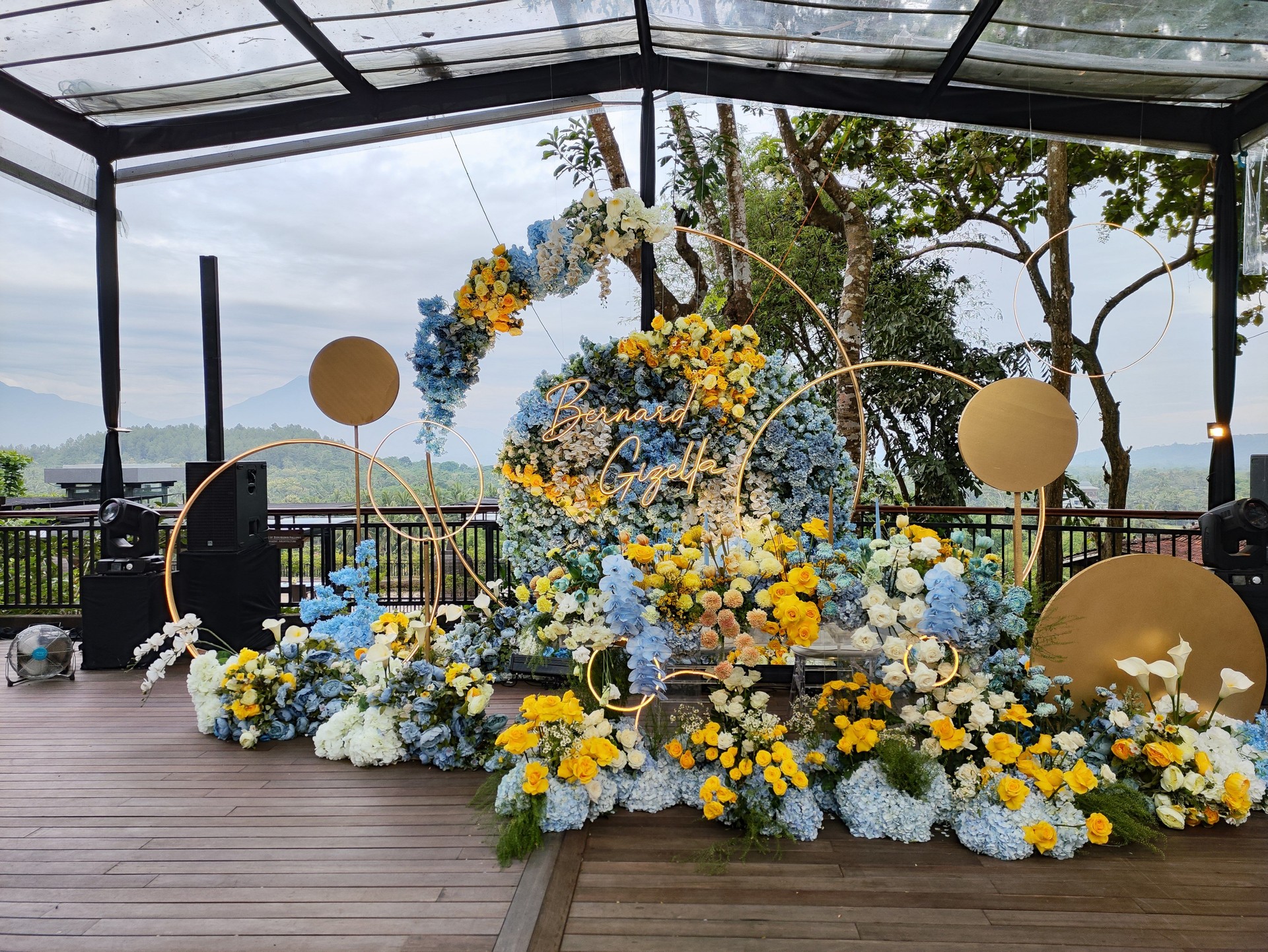 wedding decoration with love circle garden theme